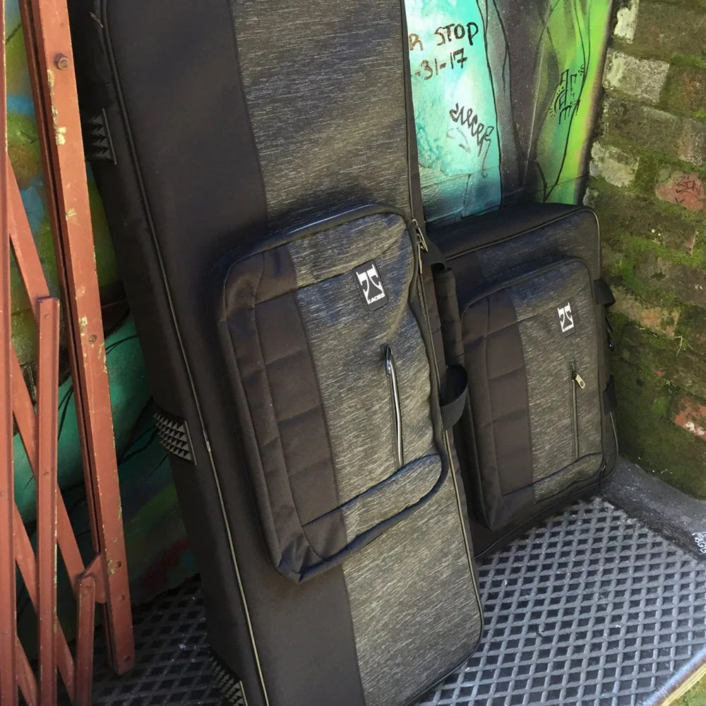 Luxe Keyboard & Gear Bag for Small Keyboards, Mixers, Controllers, Drum Machines, and Audio Gear 17.5" x 14" x 4" - Image 8