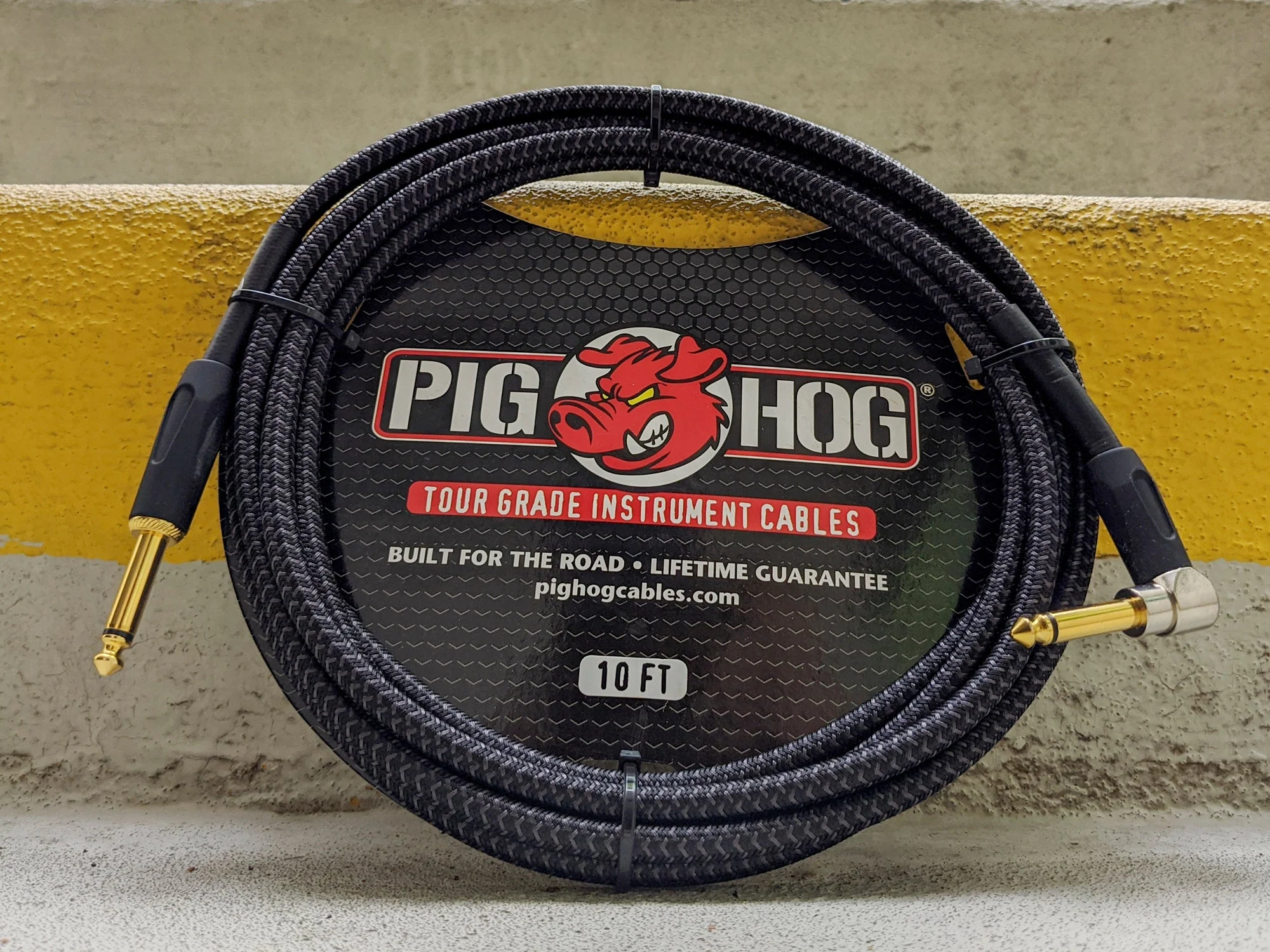 Pig Hog Black Woven Tour Grade Instrument Cable 1/4" to 1/4" Right Angle 20ft PCH20BKR - Image 3