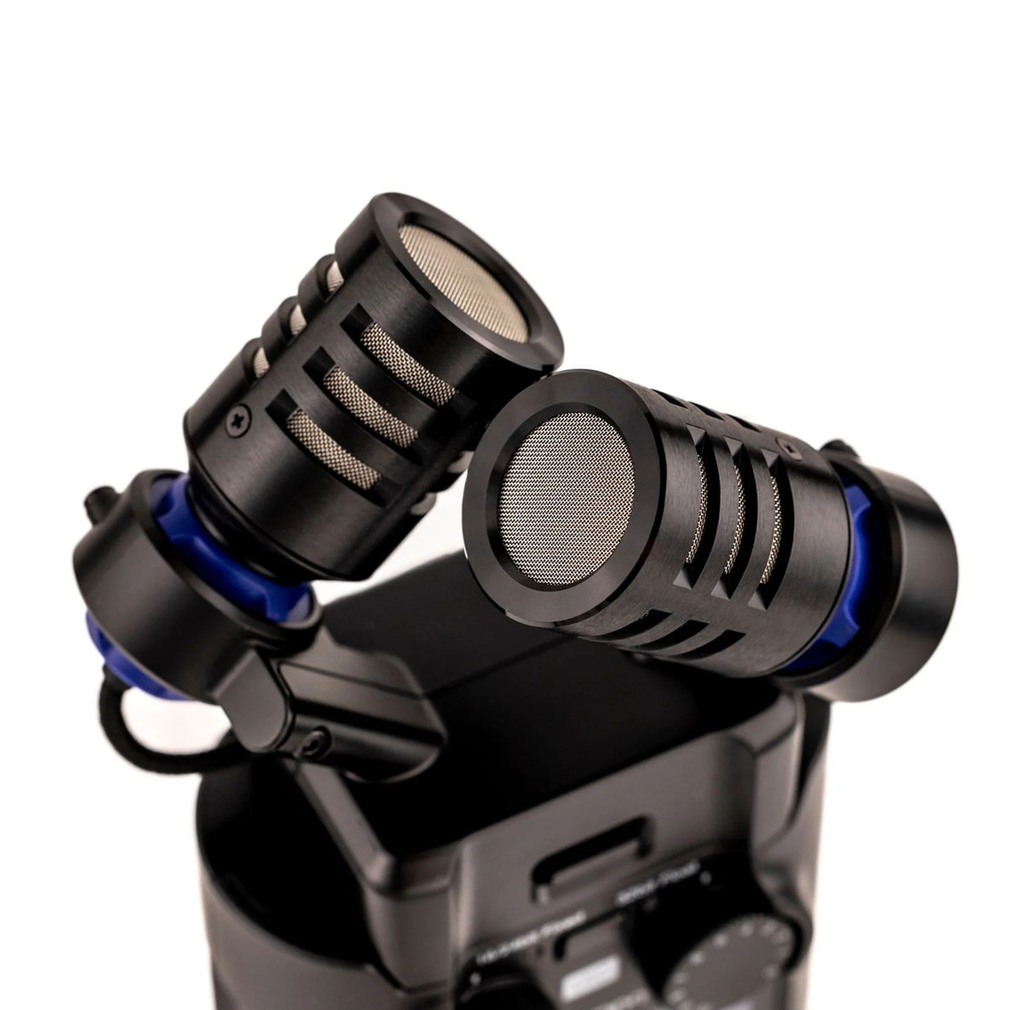 Zoom H5Studio Recorder + Hot Shoe Mount + SMC-1 Cable + 32GB SD + 2x AA Batteries Kit - Image 4