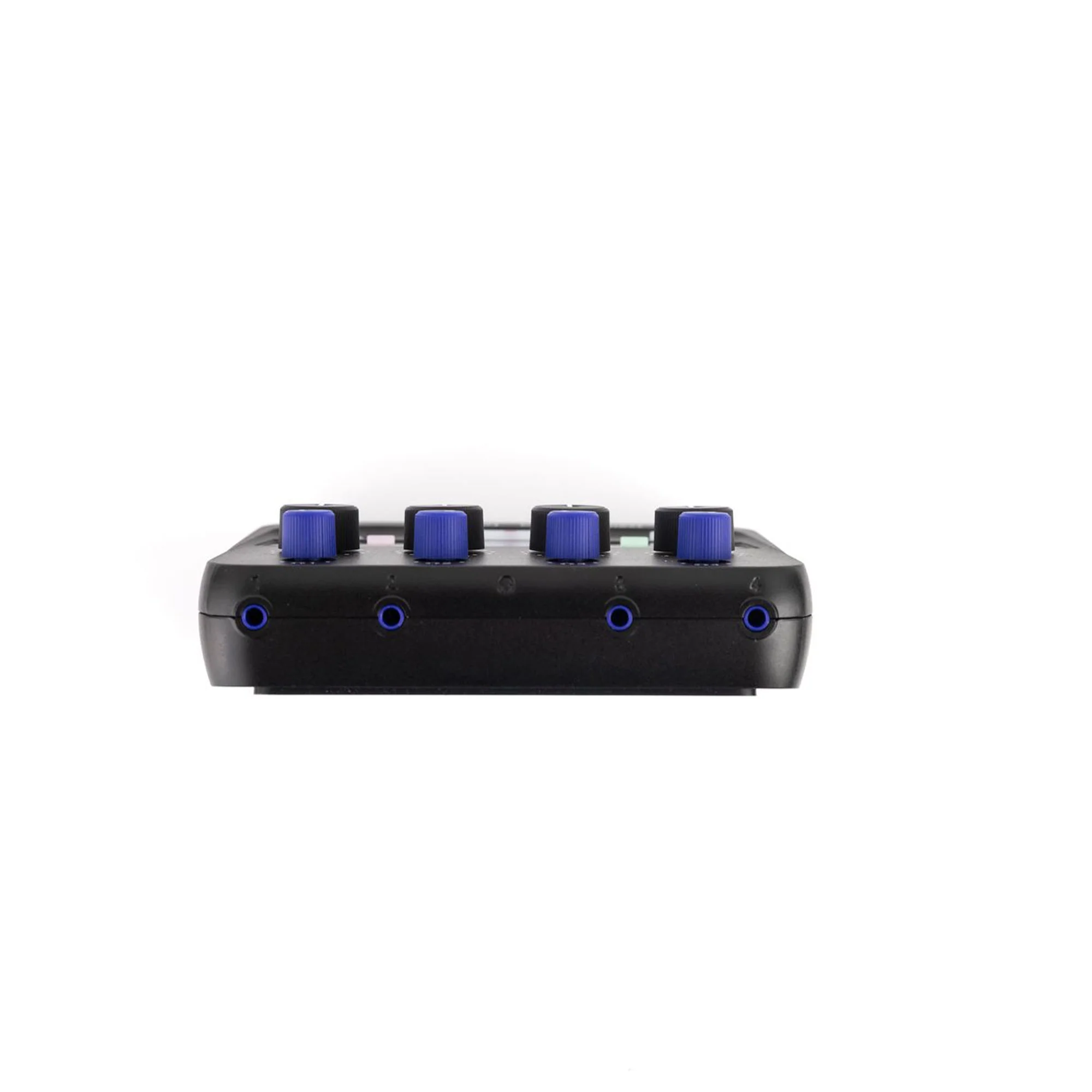Zoom PodTrak P4next Recorder with 2x Vidpro Wired XLR Lavalier Microphones XM-L2 - Image 5