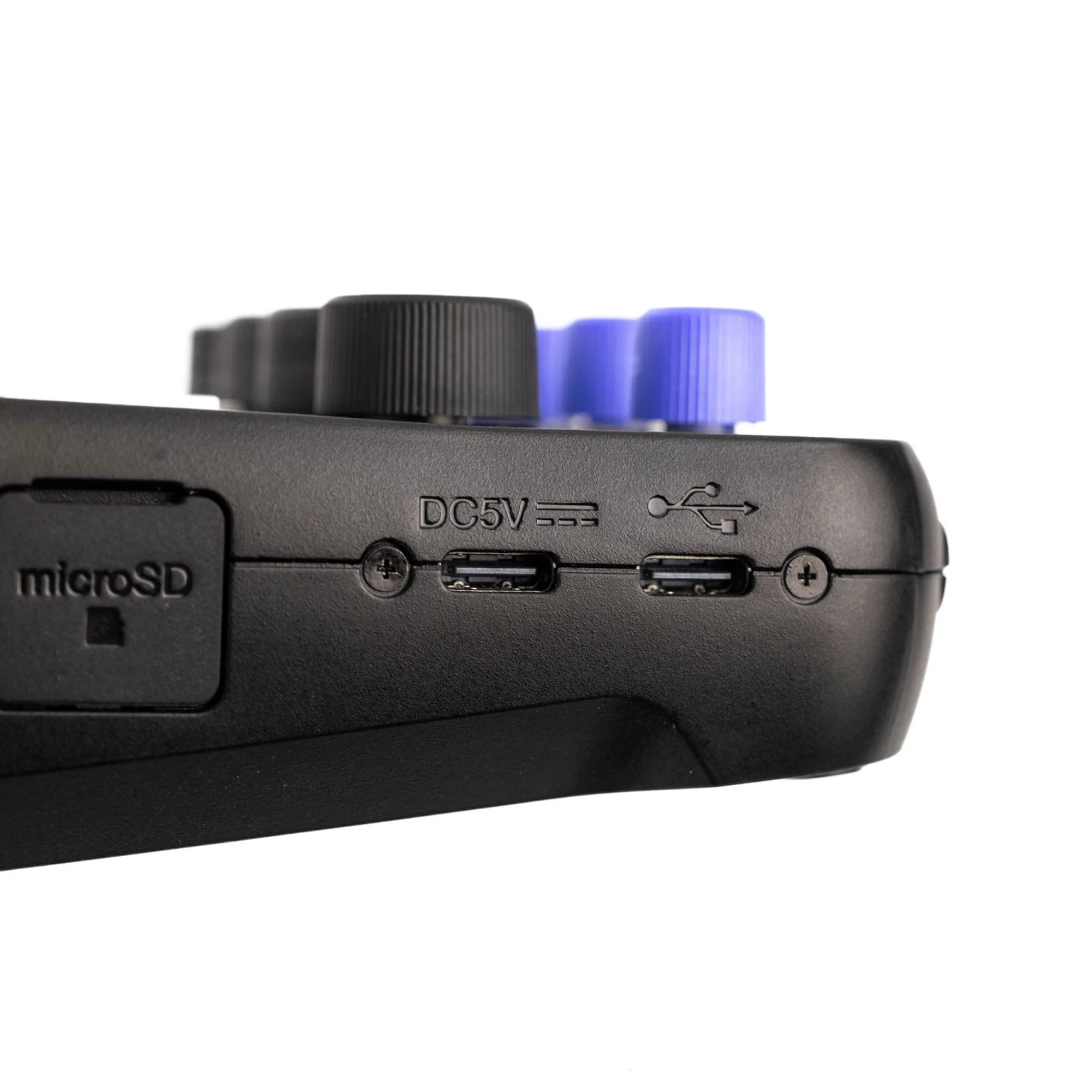 Zoom PodTrak P4next Recorder with 2x Vidpro Wired XLR Lavalier Microphones XM-L2 - Image 7
