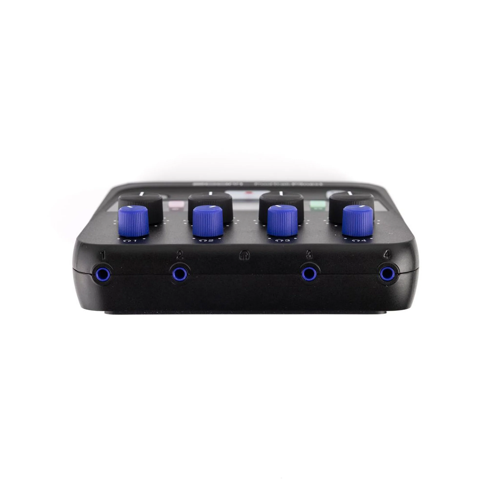 Zoom PodTrak P4next Recorder with 3x ZDM-1 Mic Packs, 256GB MicroSDXC Card & Cleaning Kit - Image 6